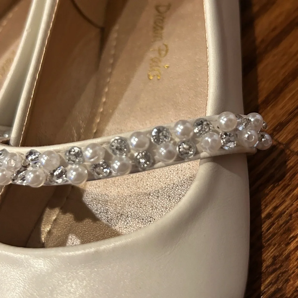 Dream Pairs Cream Dress Shoes with Rhinestone Strap